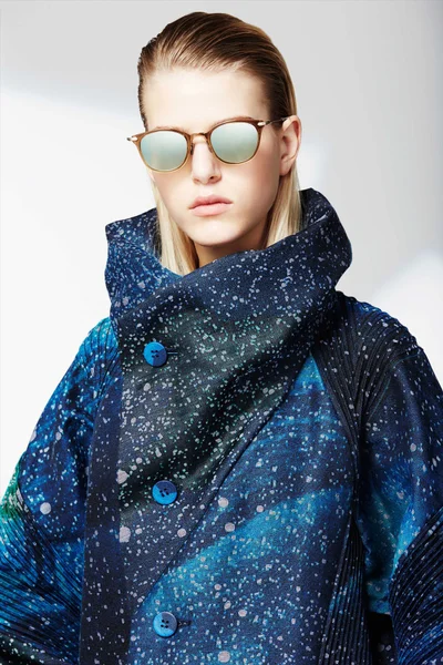 Look 3